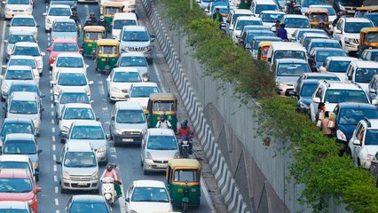 फेस्टिव सीजन में 2-व्हीलर्स की रिकॉर्ड बिक्री, SUVs की रफ्तार हुई धीमी