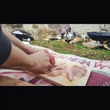 شاهد _ سائحون مع رحلة جديدة في جبال مدينة إدلب بقرية كفر دريان بريف سرمدا
