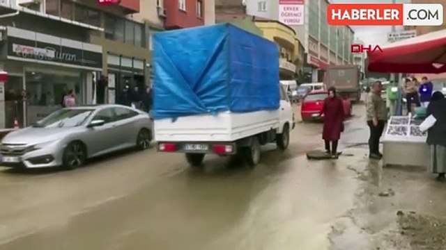 Trabzon'da İçme Suyu İsale Hattında Boru Patladı