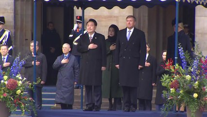 尹, 네덜란드 국빈 공식환영식...전쟁기념비 헌화도 / YTN