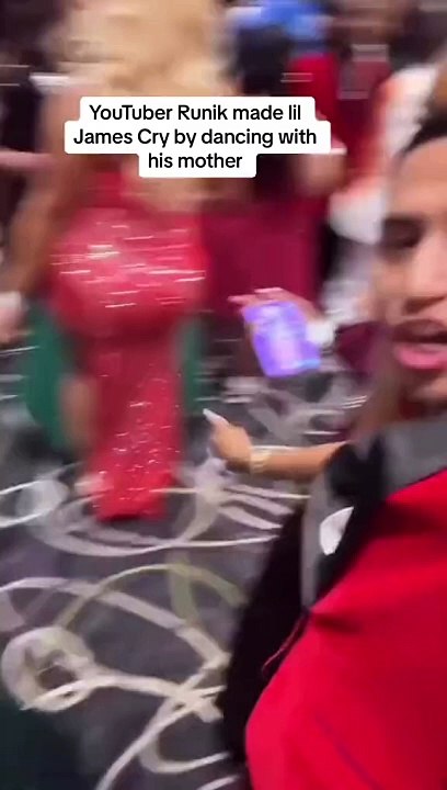 Un enfant surprend sa mère twerkant pour un inconnu, voici sa réaction (VIDEO)