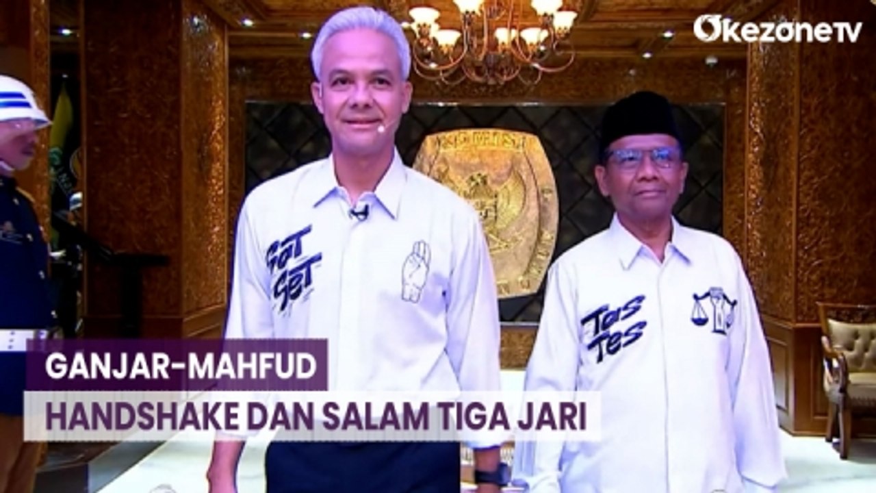 Ganjar-Mahfud Masuki Panggung Arena Debat, Pamer Kekompakan dengan Handshake dan Salam Tiga Jari