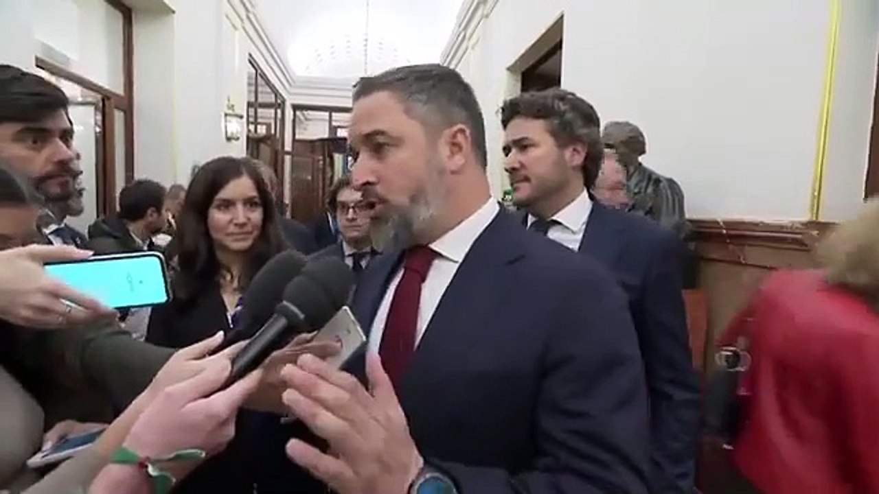 El divertido troleo de Abascal a Sánchez por denunciarle ante la Fiscalía por sus declaraciones