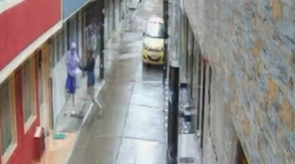 Joven de 18 años en estado crítico tras ser herido en medio de un robo en Bogotá