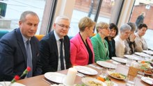 Spotkanie przedświąteczne kierownictwa Urzędu Miejskiego z emerytowanymi pracownikami
