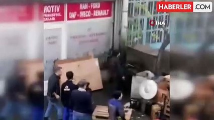 Başakşehir Dolapdere Sanayi Sitesi'nde Oto Tamircisinde Yangın Çıktı