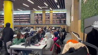 إحدى المكتبات في المركز الثقافي في باتمان في تركيا