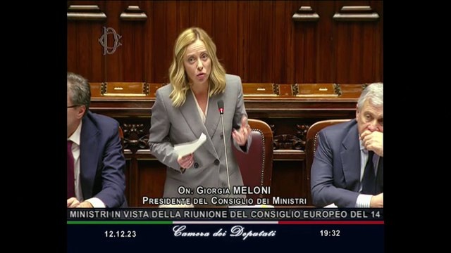 Meloni attacca Draghi: Politica estera non è foto con Francia e Germania , poi precisa