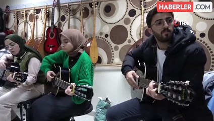 Muş'ta Gitar Kursuna Yoğun İlgi