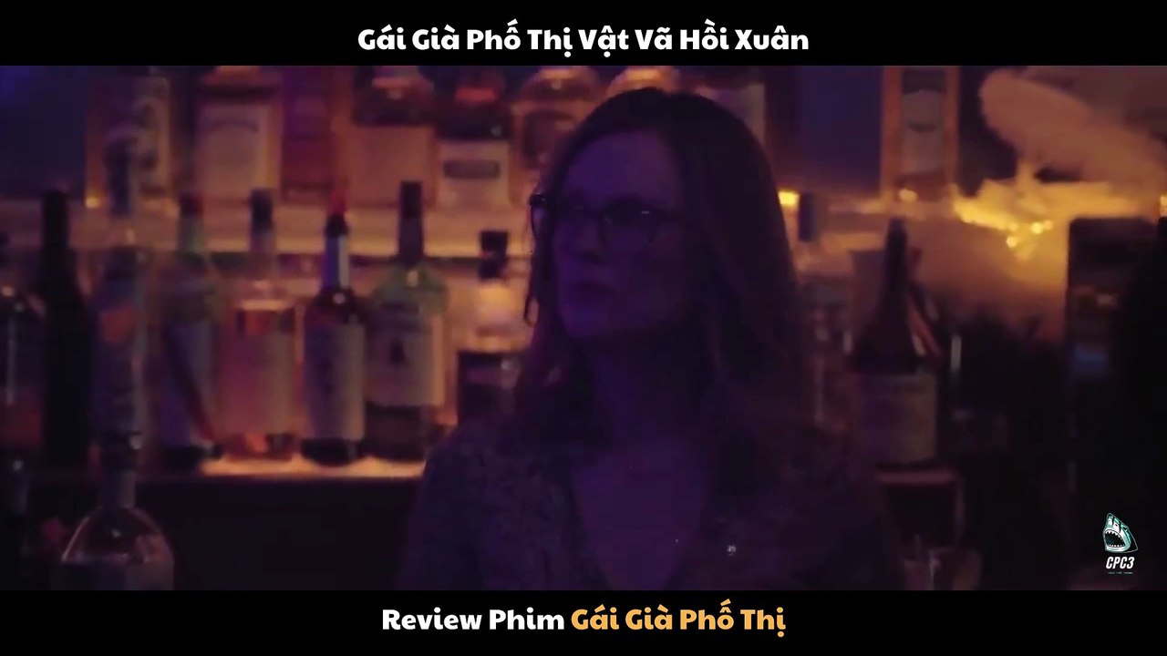 Review Phim Gái Già Phố Thị“Gái Già Phố Thị” là câu chuyện về cuộc sống của Gloria Bell, một phụ nữ độc thân ở độ tuổi trung niên, sinh sống trong bối cảnh năng động của Los Angeles. Gloria, một người phụ nữ mạnh mẽ và độc lập, luôn tận hưởng mọi kho