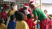 البرازيل: سانتا كلوز الأسود يبعث الفرحة في نفوس أطفال الأحياء الفقيرة في ريو دي جانيرو