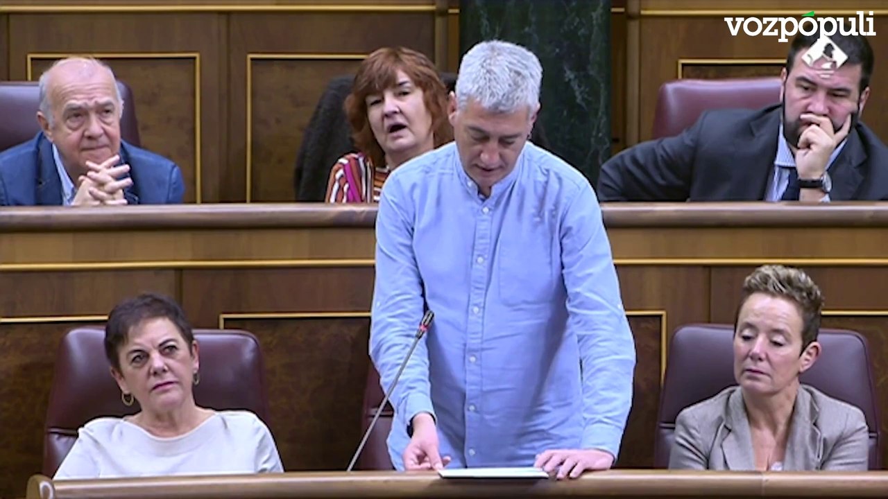 Baño y masaje de EH Bildu en la sesión de control al Gobierno: Oskar Matute pregunta por la inflación y cómo afecta a los precios