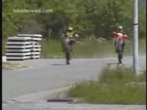 Moto cross weeling crash 2 motos