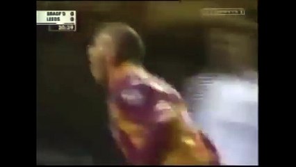 Bradford City's Iconic Goal by Stan Collymore vs Leeds United (2000) ⚽
