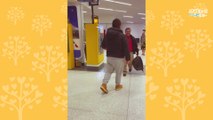 Padres Sorprenden A Hijo En Aeropuerto Después De 22 Años Separados