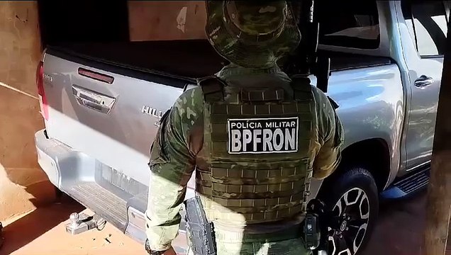 Hilux furtada em Umuarama é encontrada com placas falsas em residência de Terra Roxa