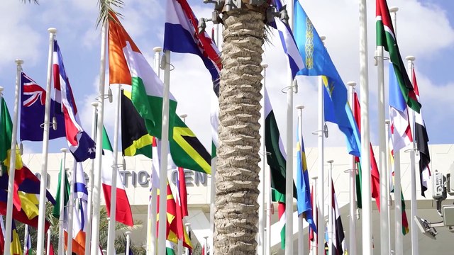 La cumbre del clima llega a un acuerdo de transición para abandonar los combustibles fósiles