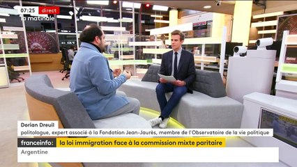 Jean-Baptiste Marteau interroge le politologue Dorian Dreuil dans la matinale, lorsqu'un étrange bruit éclate sur le plateau.