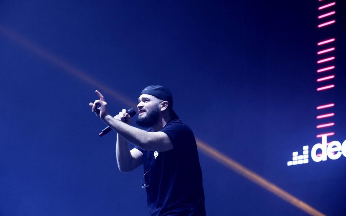 Ils pensaient aller voir Jul en concert, mais réservent un spectacle de Noël dans une école en Suède