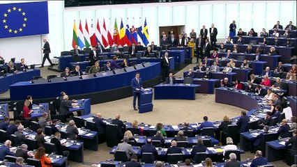 Sánchez carga contra el líder del PP europeo por los ataques de las derechas