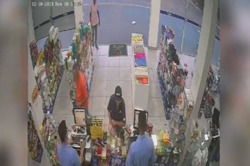 Idoso de 81 anos imobiliza ladrão dentro de farmácia em Goiânia; veja o vídeo