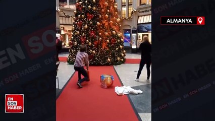 Almanya'da iklim aktivistleri, Noel ağacını hedef aldı