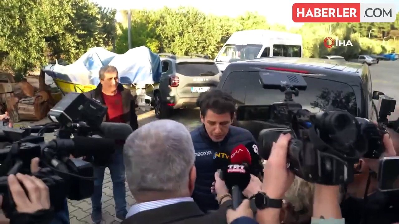 Çiçeklerle karşıladılar! Halil Umut Meler ailesine kavuştu