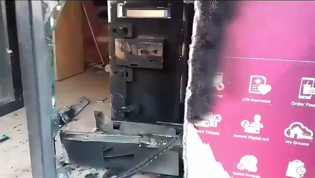 बदमाशों ने कटर मशीन से एटीएम काटकर 21.46 लाख रुपए किए पार