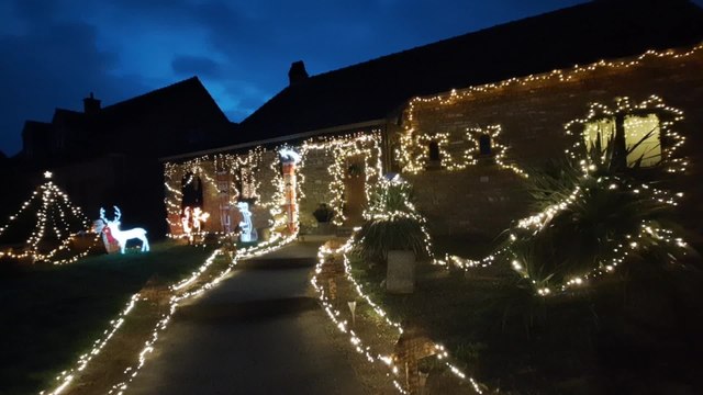 Stambruges : Une maison illuminée et un marché de Noël pour le Sénégal