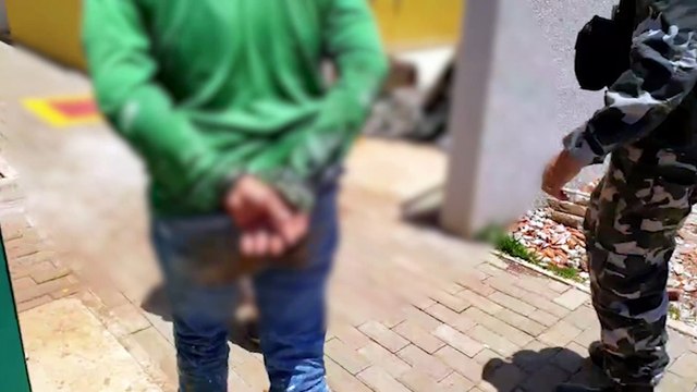 Homens que roubaram mais de R$ 50 mil em agência bancária são levados à Delegacia