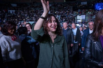 Ayuso es recibida en Vistalegre como si fuera una estrella de rock