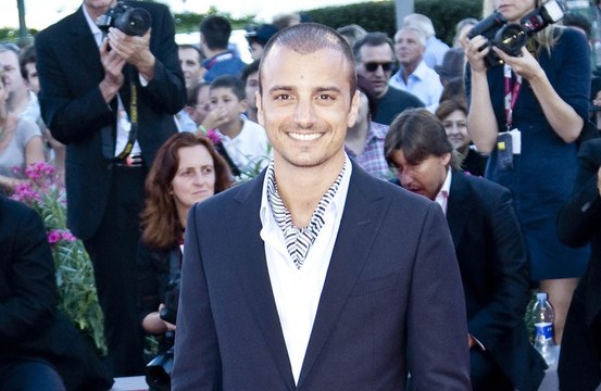 Da star del cinema a servire ai tavoli del ristorante a Londra: parla Nicolas Vaporidis