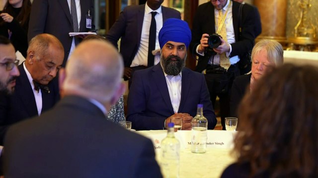 King hosts faith leaders at Buckingham Palace