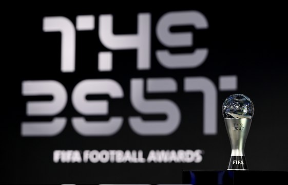 غوارديولا وإنزاغي وسباليتي في القائمة النهائية لجائزة الفيفا