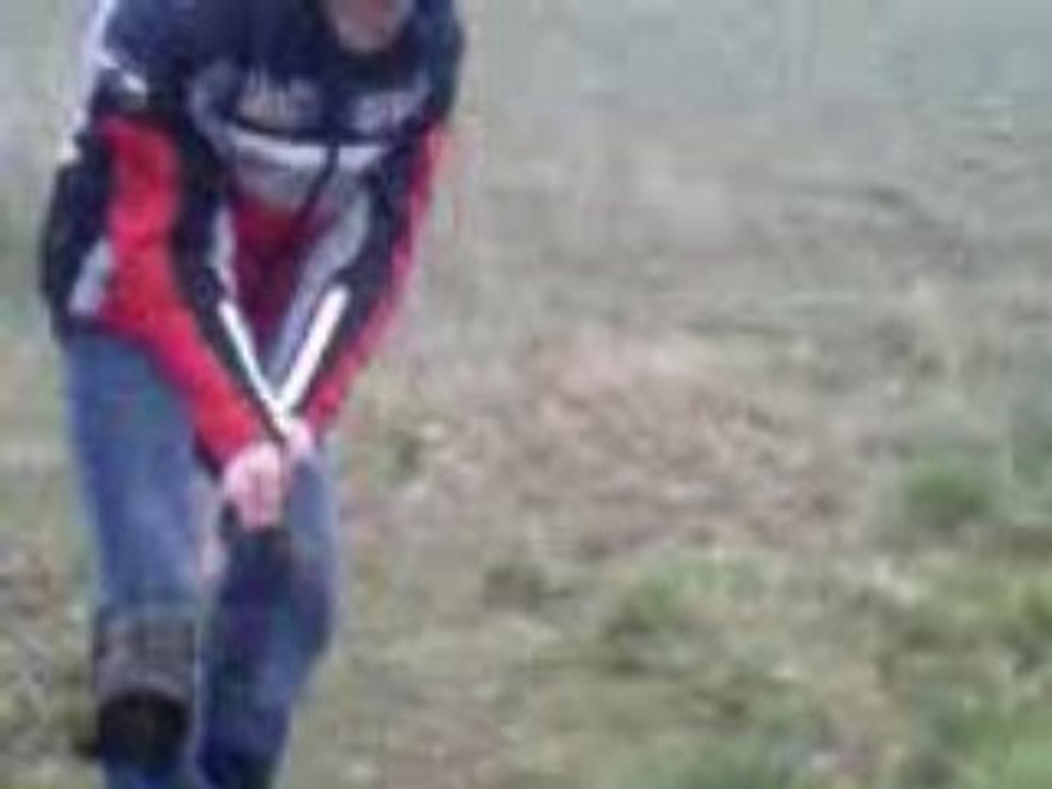 Johann et le lancer de chaussures