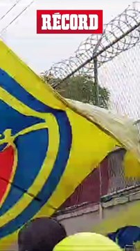 EMILIO LARA con la afición AZULCREMA en COAPA previo a la FINAL de la LIGA MX #LigaMX #ClubAmérica