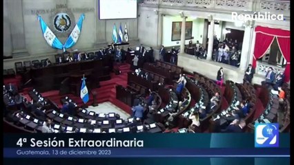 Diputado se burla de sus compañeros por perder la visa