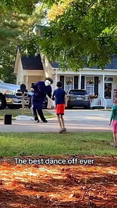 Michael Myers VS Skeleton