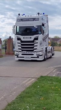 SCANIA 770s V8 Truckfest Peterborough leave sounds of engines and horns