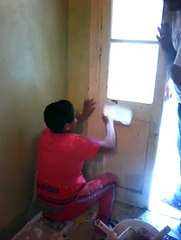 شاهد الان شقة مدمرة كليا كلها شروخات ومرمات في الحيط والأسقف تخوف اي صنايعي يشوفها بس بعون الله خلصت