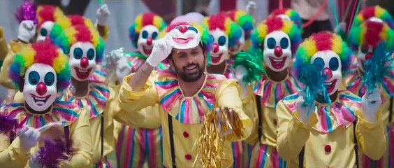 'Extra Ordinary Man' - Tráiler oficial