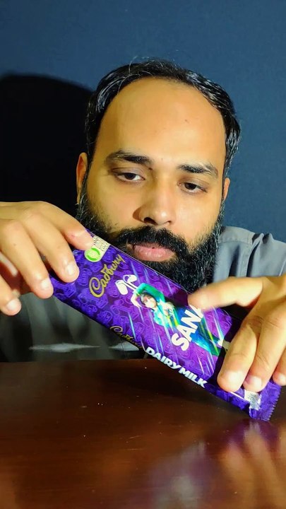 #mukbang #asmrfood #asmreating #mukbangasmr #eatingchocolate #tiktokfood #asmrvideo #pakistaniasmr