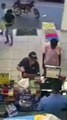 Video: Hombre de 81 años inmovilizó y golpeó a un ladrón que intentó asaltarlo en una farmacia