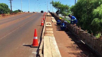 Grade do Viaduto da Av. Piquiri é aumentada para segurança dos pedestres