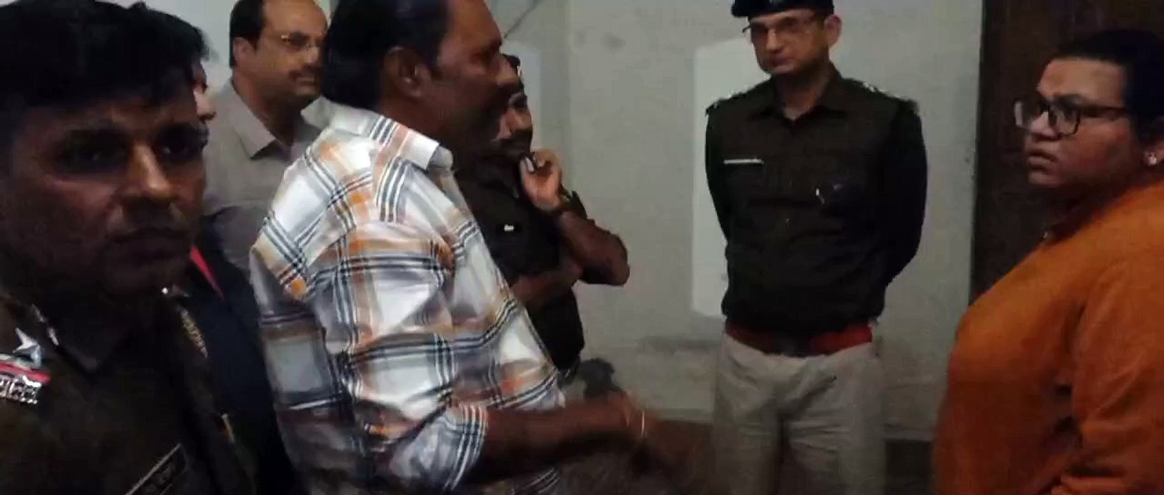 एक ही परिवार के पांच लोगों ने किया सुसाइड, मची...