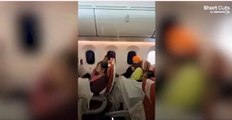 Wasser tropft von der Decke Passagiere erleben in 787 Dreamliner eine nasse Überraschung