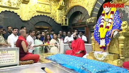 मुलगी सुहानाबरोबर शाहरुख खान साईबाबांच्या दर्शनाला पोहोचला तेव्हा काय झालं?