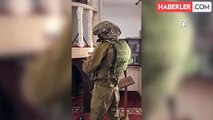 İsrail askerleri Batı Şeria'da bir camiyi işgal edip Yahudi duası okudu