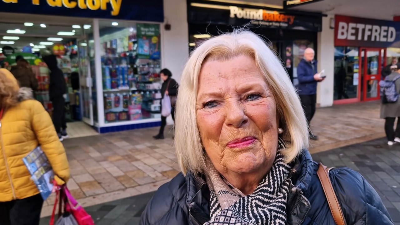 Should shops be allowed to open on Boxing Day? video Dailymotion