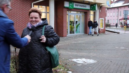 Świąteczne dylematy: Choinka żywa, czy sztuczna?